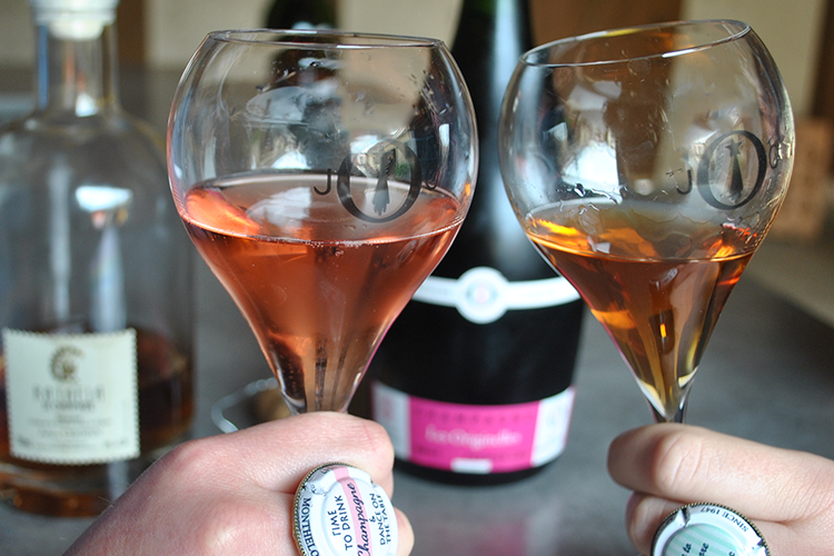 à Monthelon près d'Épernay, le champagne julien chopin propose un abonnement à une box champagne pour découvrir ses produits